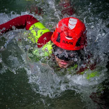 CE EN 1385 - přilby pro kanoistiku, rafting, kajak a sporty na divoké vodě tříd I-IV